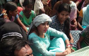 sri reddy supports to MGNREGA workers