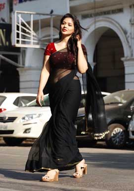 Priyanka jawalkar glamour show in black saree