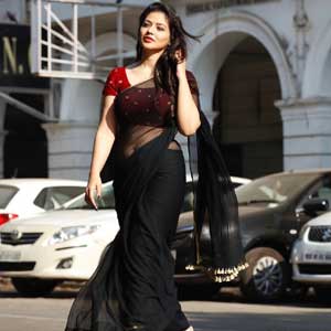 Priyanka jawalkar glamour show in black saree 