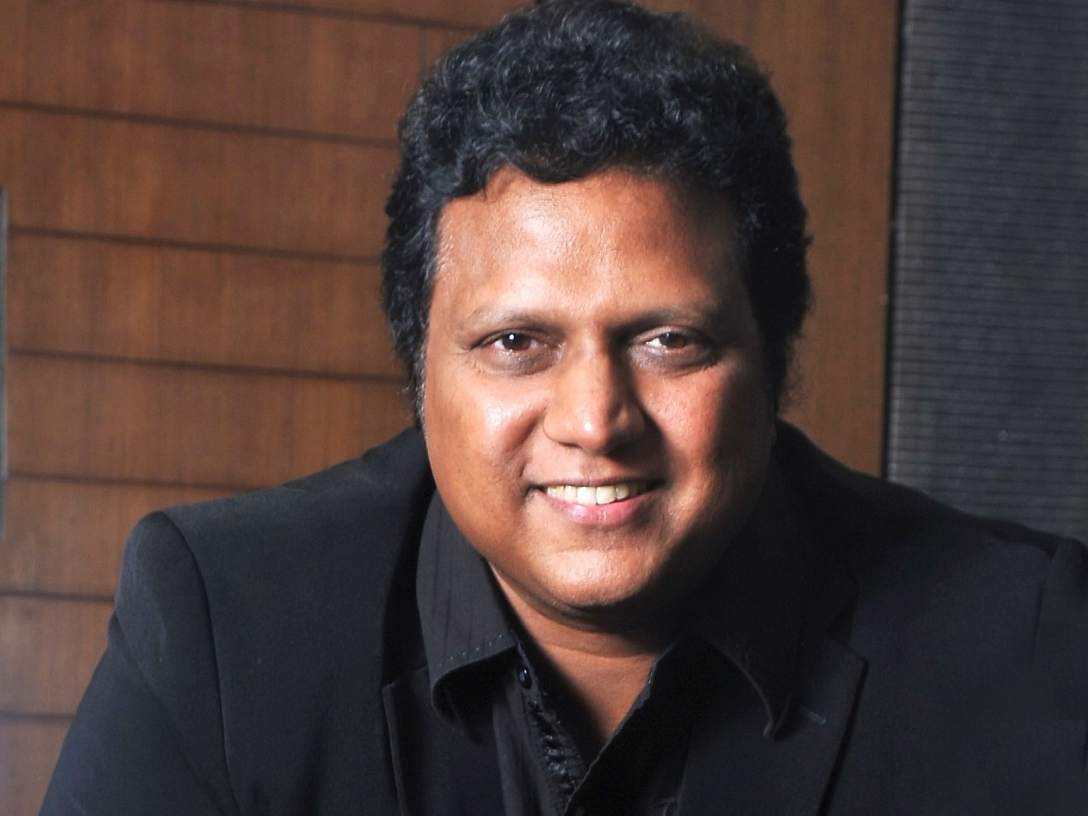 Manisharma bagging important projects again