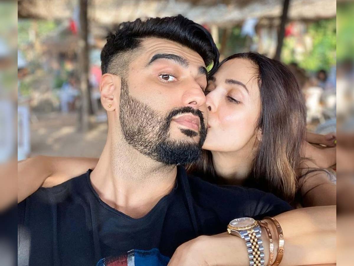 Malaika Arora kissed Arjun Kapoor pic goes viral