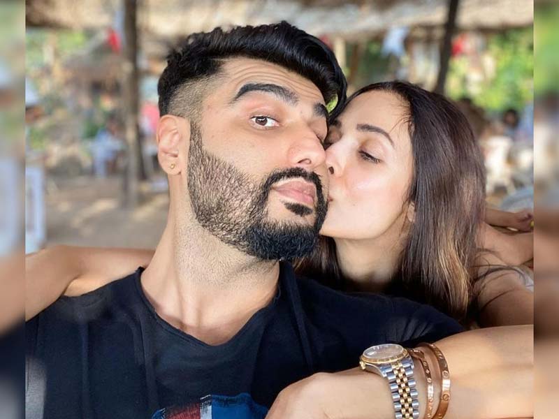 Malaika Arora kissed Arjun Kapoor pic goes viral