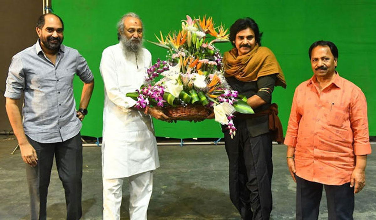 pawan kalyan joins hariharaviramallu sets