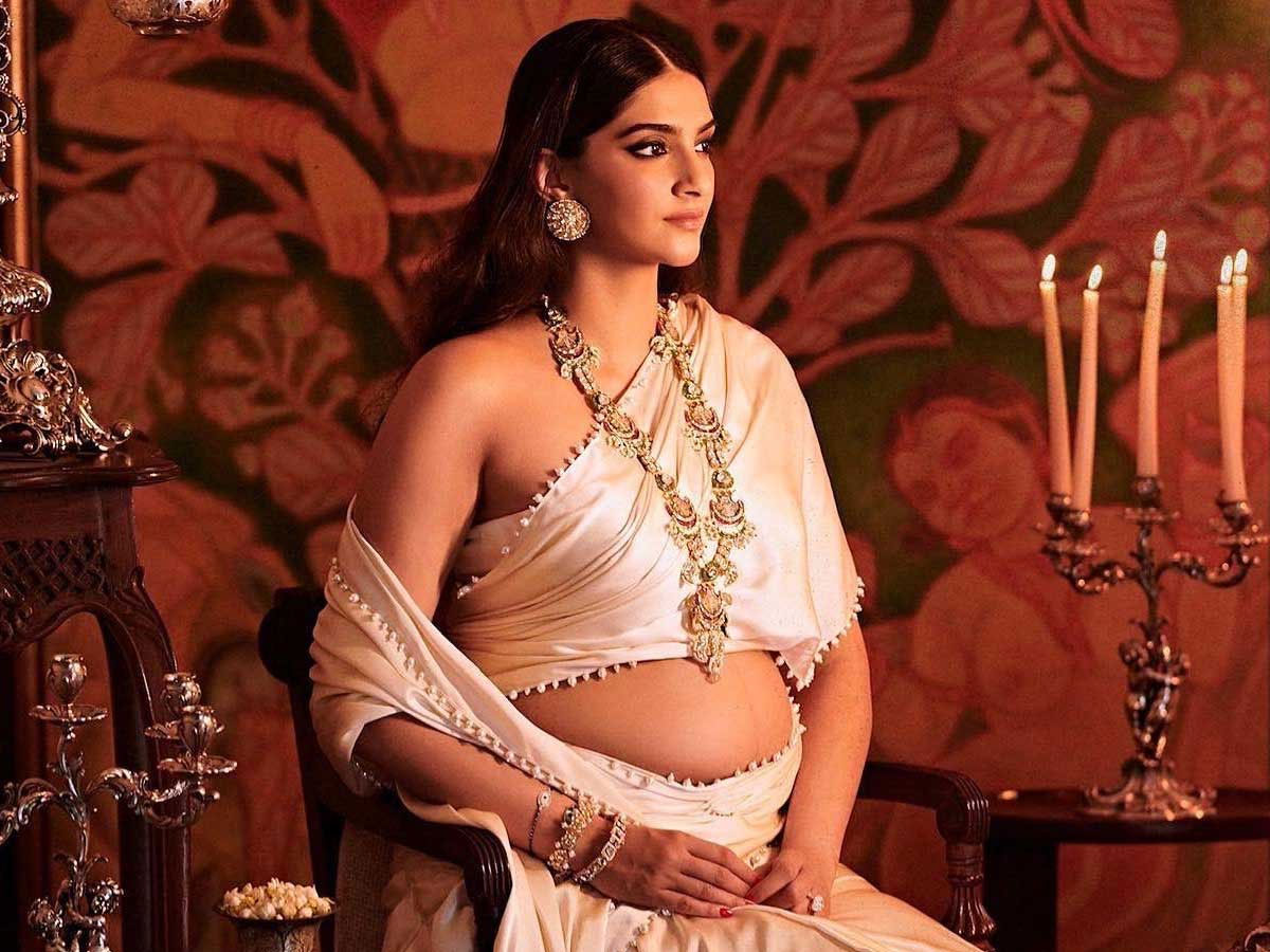 Mom-to-be Sonam Kapoor flaunts baby bump in new pictures